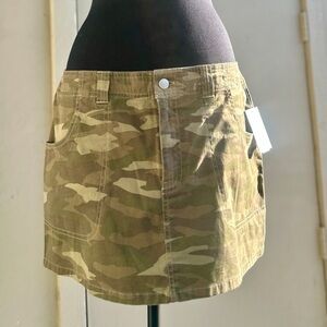 ABOUND Camo Mini Skirt Size 12 Curve Friendly Y2K Stretch NWOT